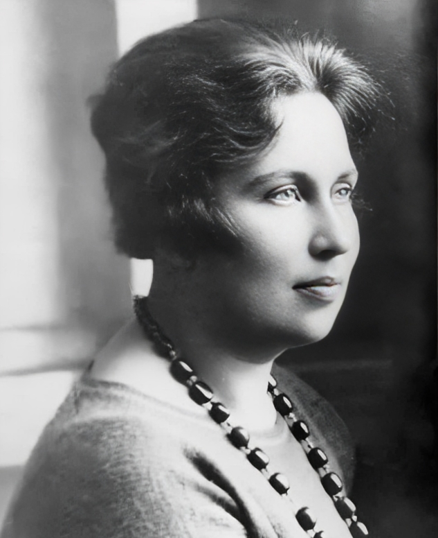 Надія Суровцова